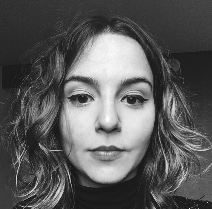 Head shot of Natália Cintra