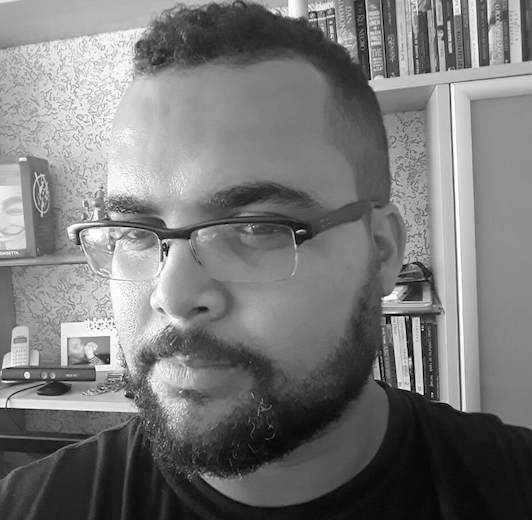 Head shot of Estevão Ribeiro