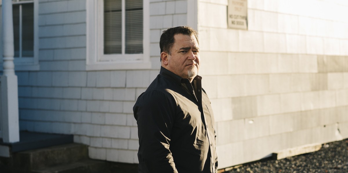 The Media Loves This UFO Expert Who Says He Worked for an Obscure Pentagon Program. Did He? - The Intercept