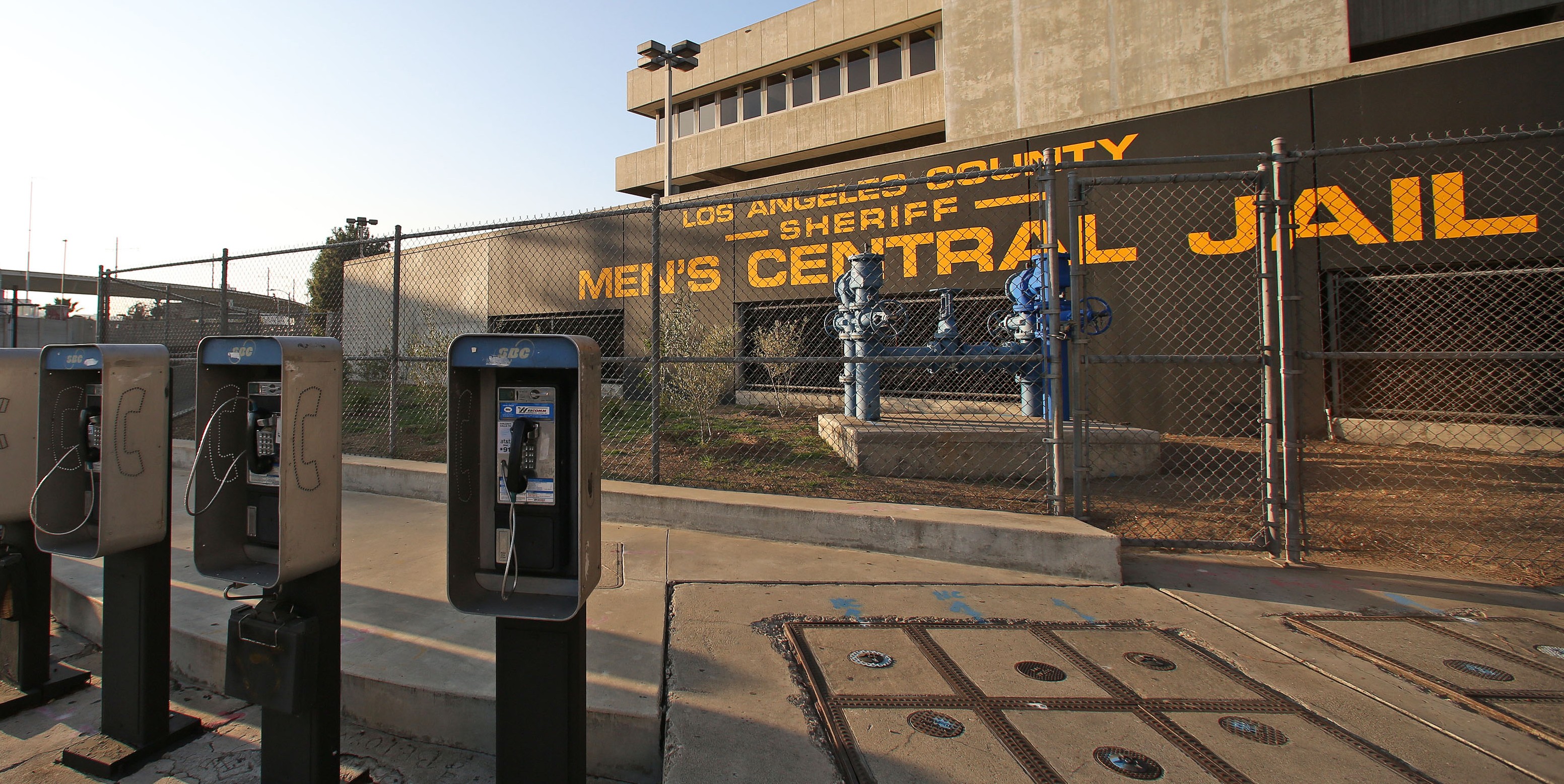 Inside The Walls A Day In The Life Of A Vigo County Jail Inmate - 6q67dxk
