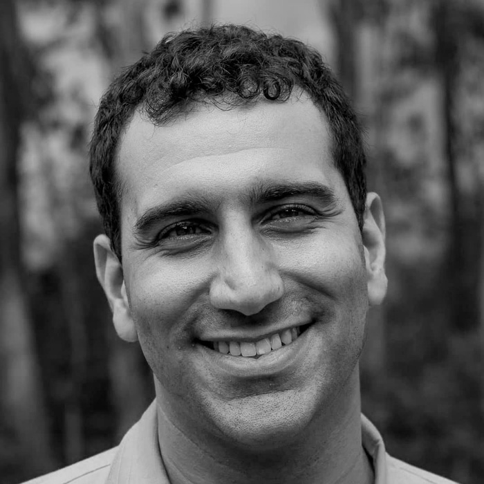 Head shot of Leonard Farah