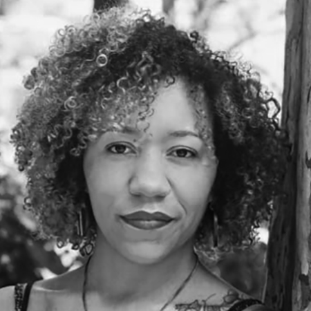Head shot of Suzane Jardim