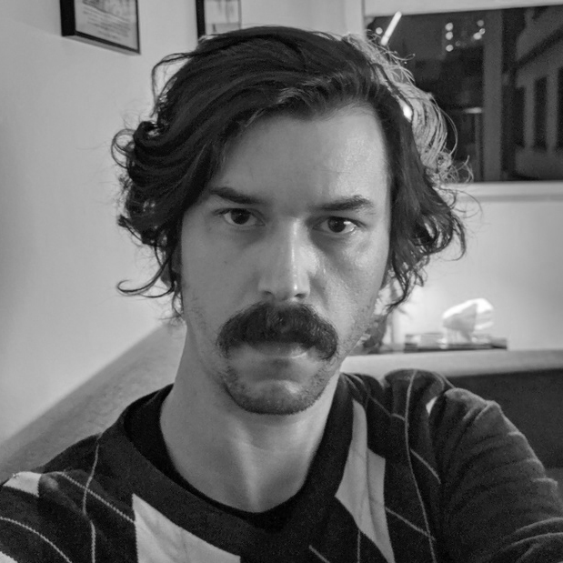 Head shot of Eduardo Roberto