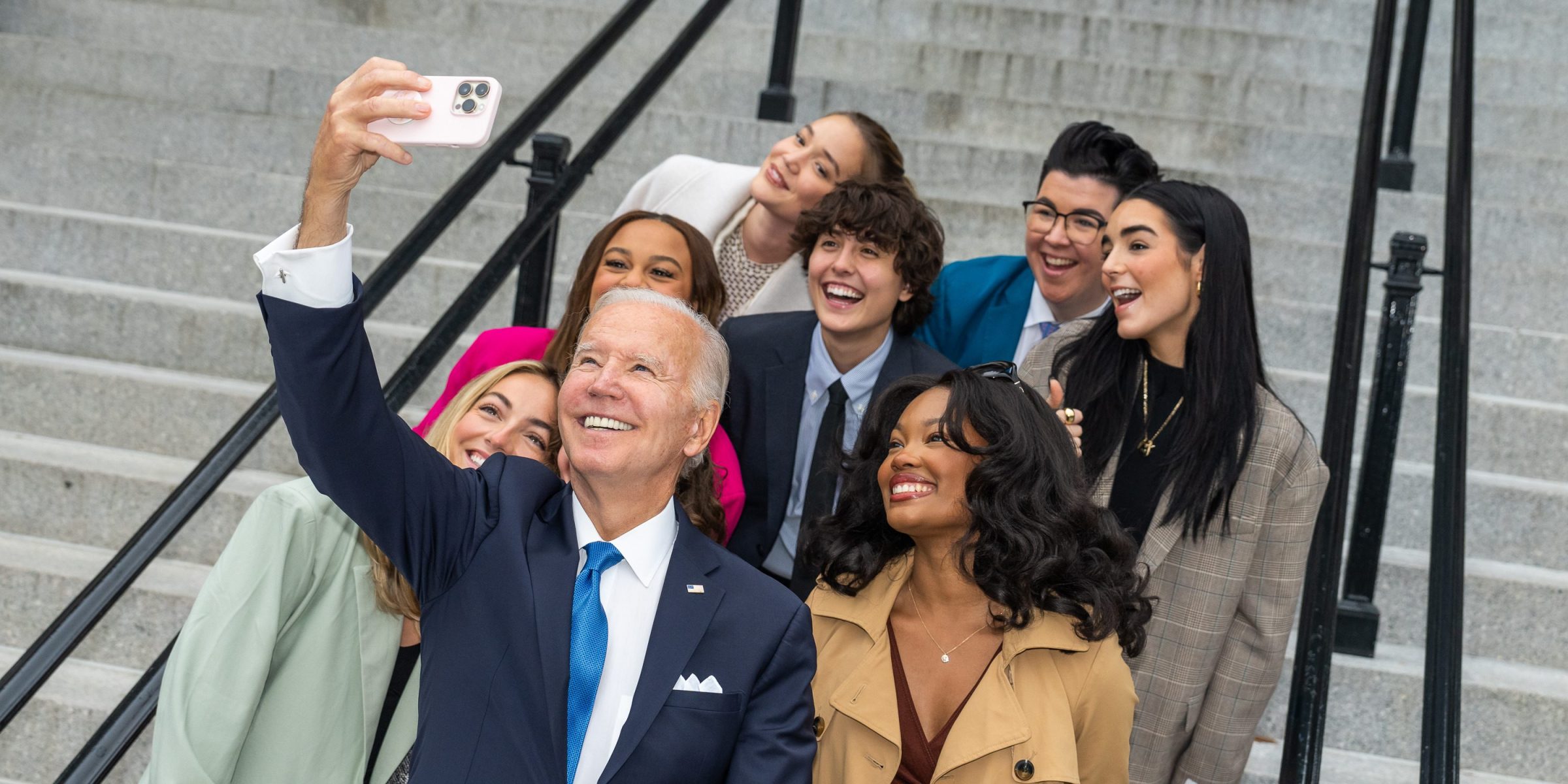 AS BIDEN CHEERS TIKTOK BAN, WHITE HOUSE EMBRACES TIKTOK INFLUENCERS