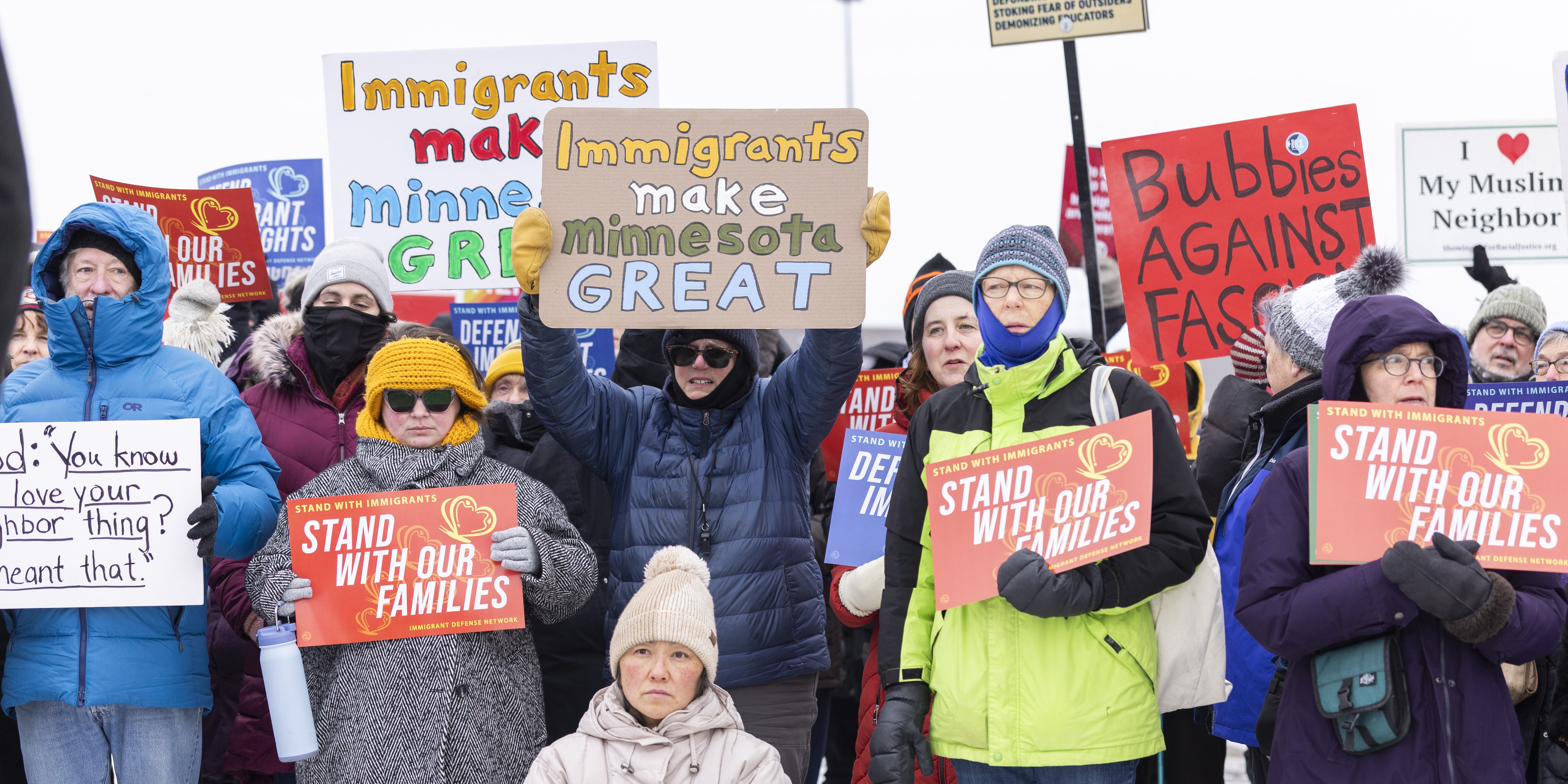 ICE in Minnesota, Somalis Carrying Their U.S. Pᴀssports in Fear